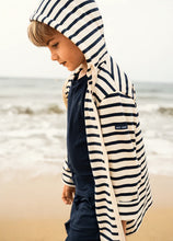 Load image into Gallery viewer, Model wearing Saint James - Colleville Kids in Ecru/Marine.