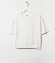 Load image into Gallery viewer, Merz B. Schwanen - Good Basics SS Sweatshirt in white.