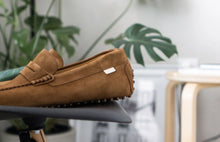 Load image into Gallery viewer, Oliver Cabell Men's Driving Loafers in Chestnut.