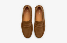 Load image into Gallery viewer, Oliver Cabell Men's Driving Loafers in Chestnut.