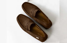 Load image into Gallery viewer, Oliver Cabell Men's Driving Loafers in Chocolate.