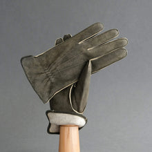 Load image into Gallery viewer, Thomas Riemer - Gentlemen's Sporty Gloves From Walnut Goatskin - Lined with Cashmere in Walnut.