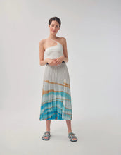 Load image into Gallery viewer, Model wearing Leo Ugo - Bora Bora Pleated Skirt in Multicolor
