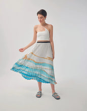 Load image into Gallery viewer, Model wearing Leo Ugo - Bora Bora Pleated Skirt in Multicolor
