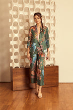 Load image into Gallery viewer, Model wearing Caballero - Kinsley Blazer in Italian Afternoon.

