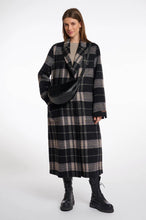 Load image into Gallery viewer, Rino &amp; Pelle - Dalina Round Mini Crossbody Bag
