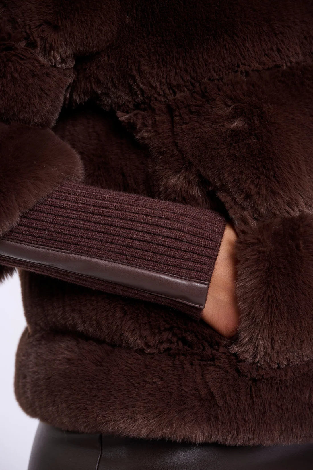 Rino & Pelle - Feline Faux Fur w/ removable sleeves