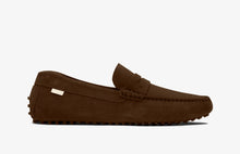 Load image into Gallery viewer, Oliver Cabell Men&#39;s Driving Loafers in Chocolate.

