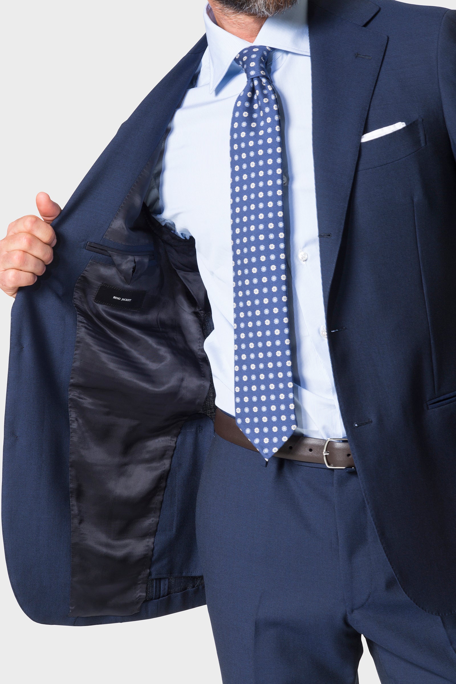 Model wearing Ring Jacket Calm Twist suit - navy.