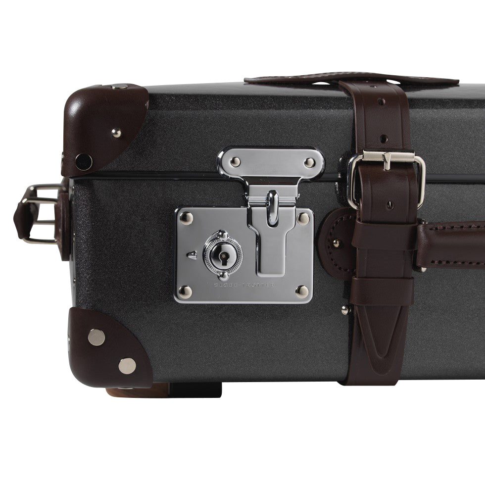 Globe-Trotter Deluxe 20" Trolley case in Caviar and Brown.