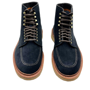 Alden D2910H - Alden X LaRossa special makeup! Indy Boot handcrafted on the Trubalance last in supple Navy suede. With Brass eyes & hooks, pre-stitch reverse welts and Sahara Tan Wedge.