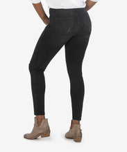 Load image into Gallery viewer, Model wearing Kut Connie High Rise Fab Ab Jeans in Hundred.
