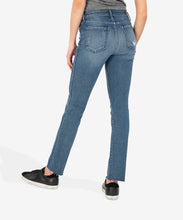 Load image into Gallery viewer, Model wearing KUT from the Kloth Chrissie High Rise in Qualified.
