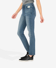 Load image into Gallery viewer, Model wearing KUT from the Kloth Chrissie High Rise in Qualified.
