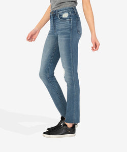 Model wearing KUT from the Kloth Chrissie High Rise in Qualified.