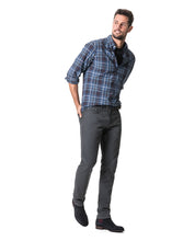 Load image into Gallery viewer, Model wearing Rodd &amp; Gunn Motion 2 Straight Jean RL Coal.
