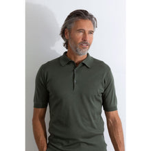 Load image into Gallery viewer, Model wearing John Smedley - Adrian S/S Polo Shirt in Palm..
