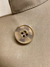 Load image into Gallery viewer, Mackintosh women&#39;s tan raincoat&#39;s button.
